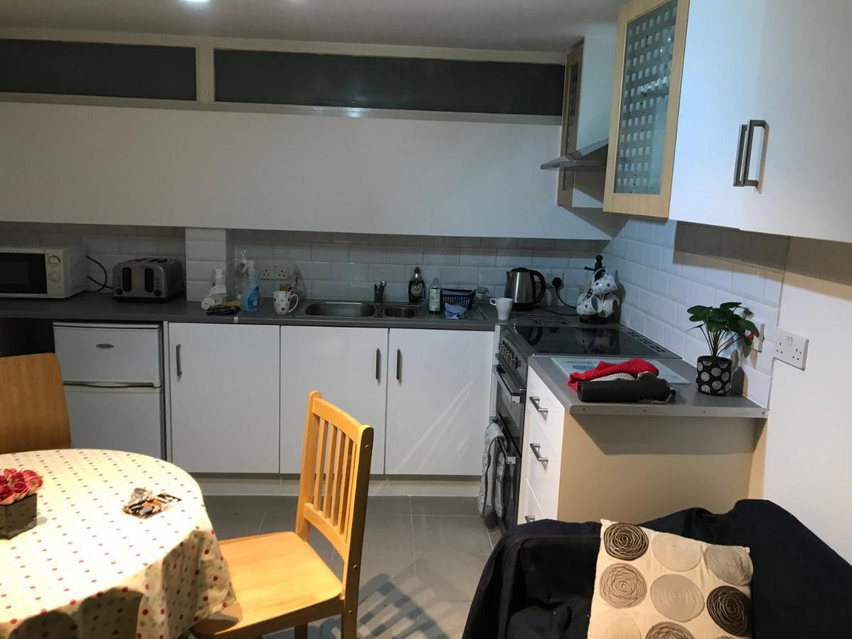West Kensington 3 bedroom Apartment Londen Buitenkant foto